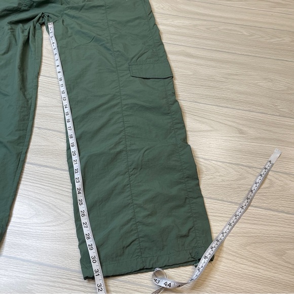 Wilo The Label Anthropologie Green Nylon Parachute Cargo Pants Women’s size M - Picture 11 of 13